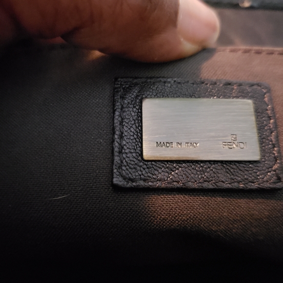 Fendi B bag - Picture 3 of 9